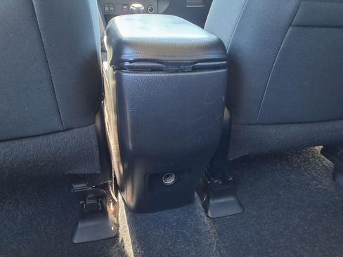 Used 2018 Toyota RAV4 LE image 12