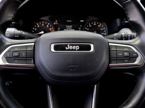 Used 2022 Jeep Compass Latitude AWD/4WD image 12