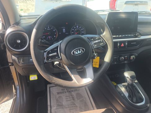 Used 2021 Kia Forte LXS FWD image 8