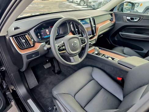 Used 2024 Volvo XC60 B5 Plus image 5