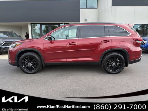 Used 2019 Toyota Highlander SE AWD/4WD image 2