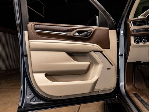 Used 2021 GMC Yukon Denali image 30