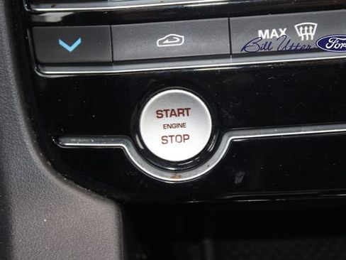 Used 2020 Jaguar F-PACE image 22