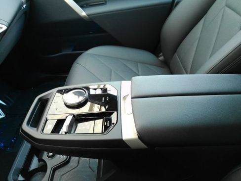 Used 2023 BMW iX xDrive50 AWD/4WD image 46