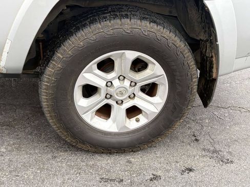 Used 2015 Toyota 4Runner SR5 RWD image 12