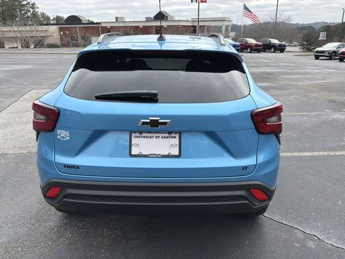 New 2026 Chevrolet Trax LT w/ Midnight Edition image 6
