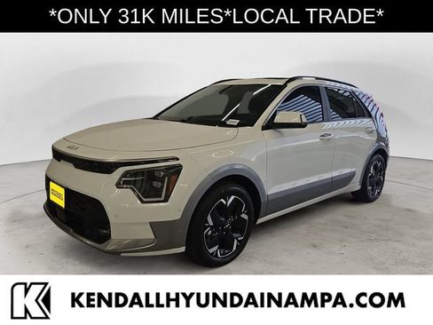 Used 2023 Kia Niro Wave w/ Wave Preserve Package FWD image 1