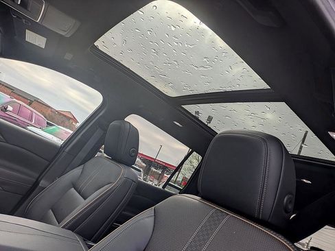 New 2026 Chevrolet Traverse High Country FWD image 12