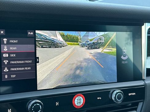 Certified 2025 Porsche Macan image 22