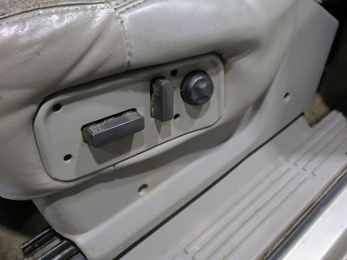 Used 2002 Chevrolet Silverado 1500 LT image 11