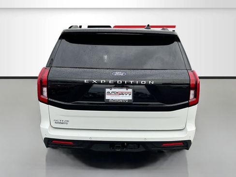 Used 2025 Ford Expedition Active AWD/4WD image 6