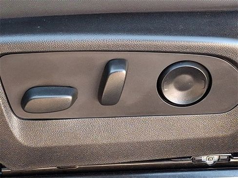 Used 2024 Chevrolet Colorado Z71 w/ Z71 Convenience Package 2 image 25