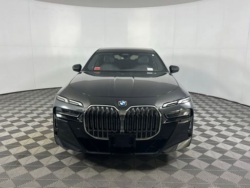 Used 2025 BMW 740i RWD image 4