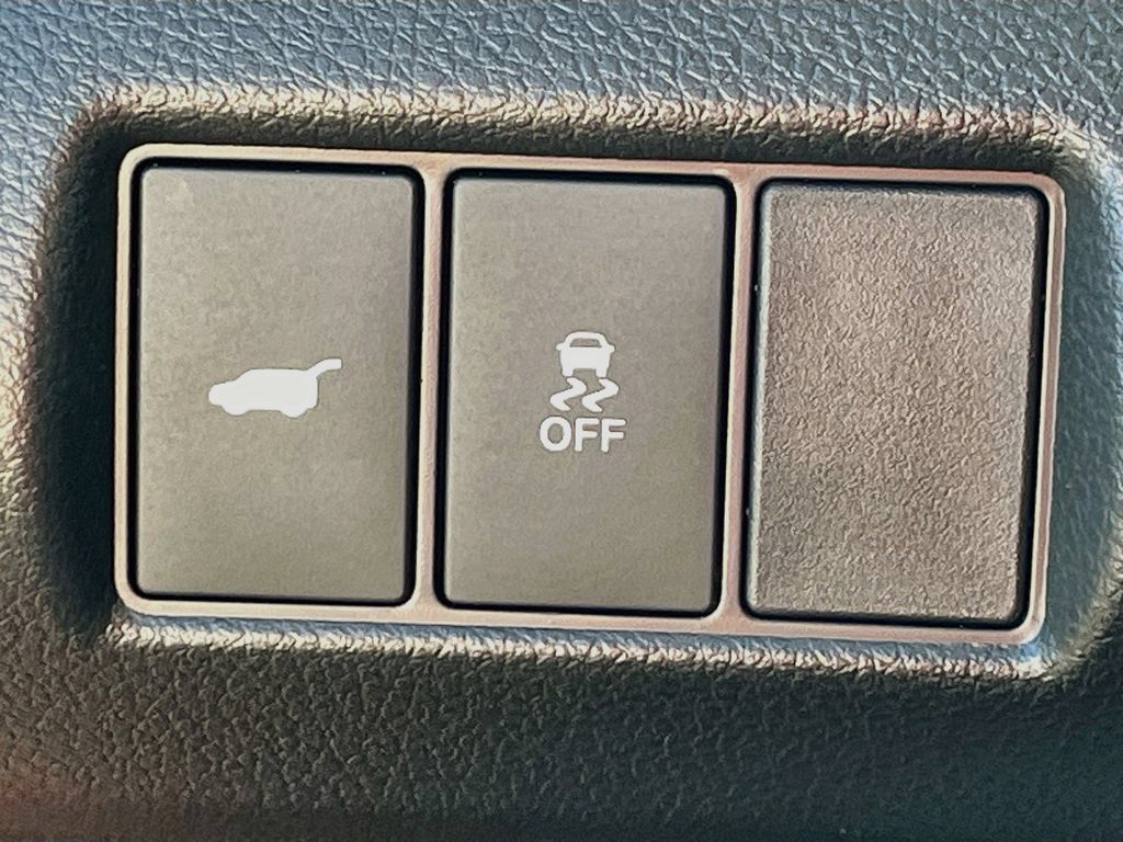 Used 2025 Honda Pilot Touring image 10