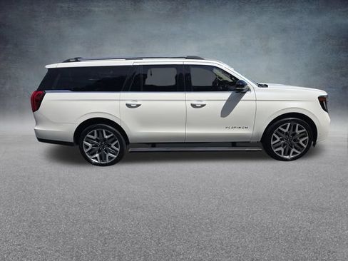 Used 2025 Ford Expedition Max Platinum w/ Platinum Ultimate Package AWD/4WD image 8