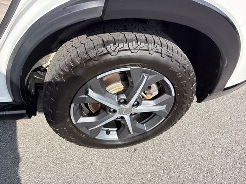 Used 2025 Honda HR-V EX-L image 12