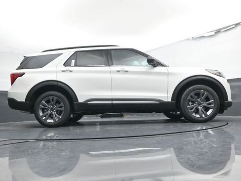 Used 2025 Ford Explorer Active w/ Active Comfort Package AWD/4WD image 33
