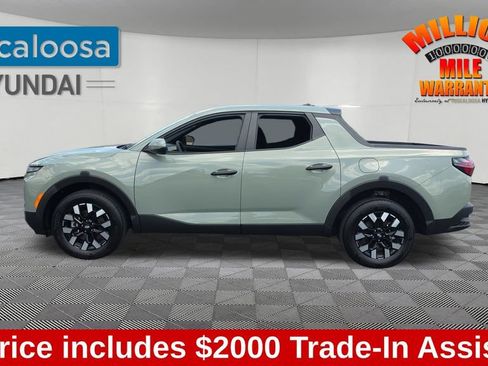 Used 2025 Hyundai Santa Cruz SE FWD image 4