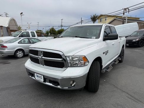 Used 2019 RAM 1500 Classic SLT AWD/4WD image 2