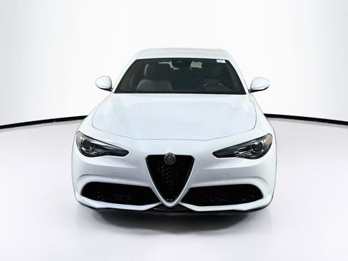 Used 2022 Alfa Romeo Giulia Sprint AWD/4WD image 2