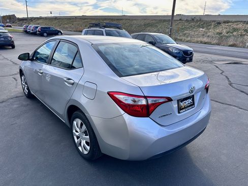 Used 2015 Toyota Corolla LE image 4