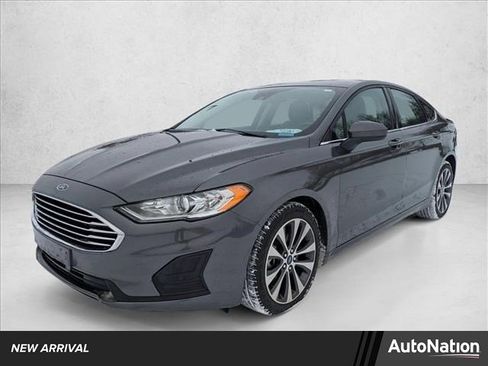 Used 2020 Ford Fusion SE image 1