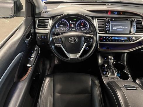 Used 2018 Toyota Highlander Limited image 18