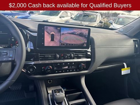 New 2026 Nissan Pathfinder Platinum image 18