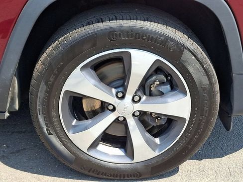 Used 2019 Jeep Cherokee Limited AWD/4WD image 7