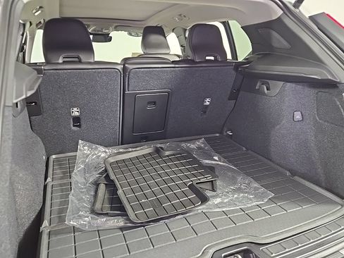 Certified 2023 Volvo XC40 B5 Ultimate w/ Climate Package AWD/4WD image 15