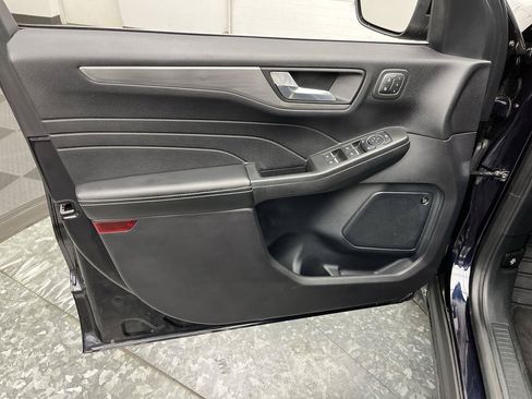 Used 2021 Ford Escape Titanium FWD image 8