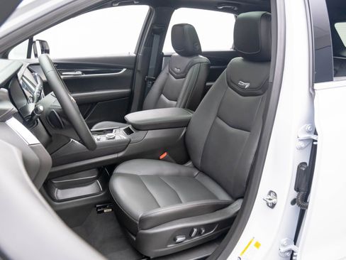 New 2025 Cadillac XT5 Premium Luxury image 16