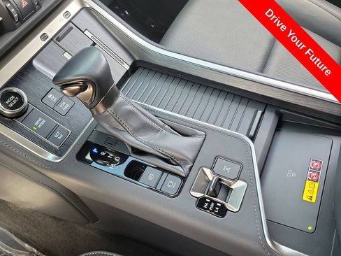 Used 2024 Lexus GX 550 w/ Cold Area Package AWD/4WD image 11