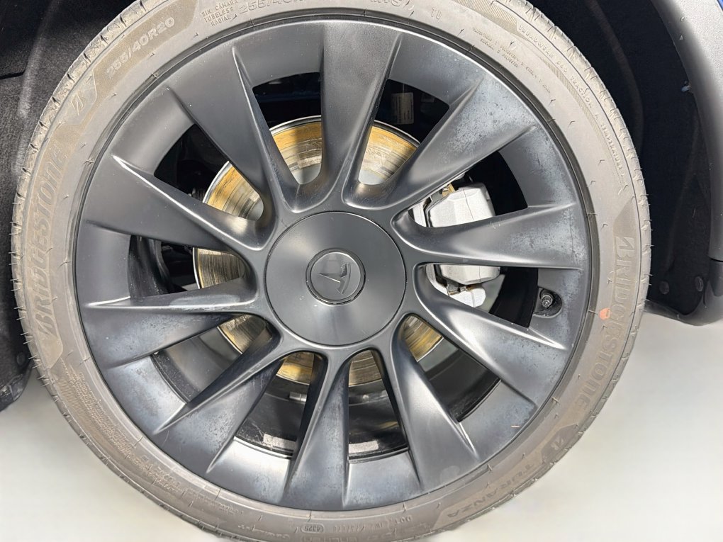 Used 2024 Tesla Model Y Long Range AWD/4WD image 28