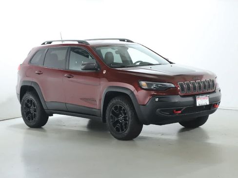 Used 2019 Jeep Cherokee Trailhawk w/ Cold Weather Group AWD/4WD image 9