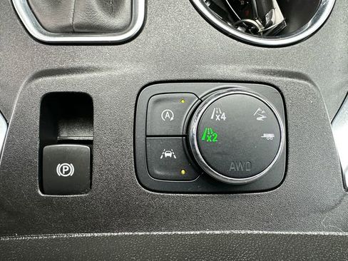 Used 2022 Chevrolet Traverse LT w/ LPO, Floor Liner Package image 40