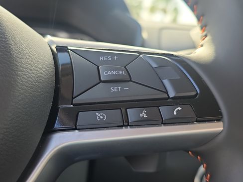 Used 2025 Nissan Altima 2.5 SR image 33