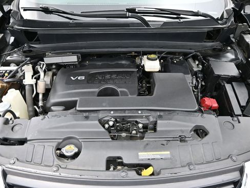 Used 2020 Nissan Pathfinder SV image 22