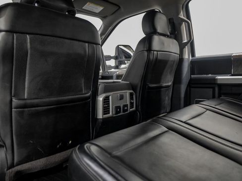Used 2019 Ford F250 Lariat image 38
