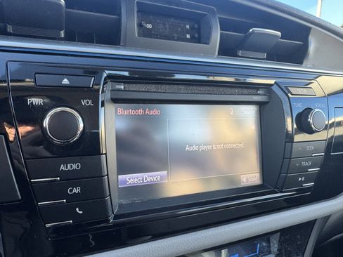 Used 2016 Toyota Corolla LE image 25