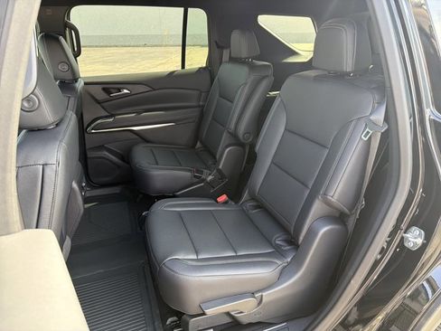 New 2026 Chevrolet Traverse LT image 25