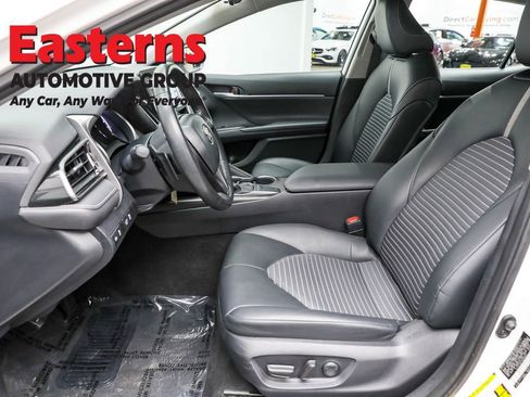 Used 2024 Toyota Camry SE image 15