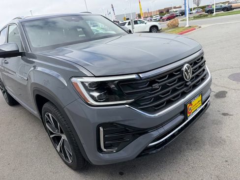 New 2026 Volkswagen Atlas Cross Sport SEL Premium R-Line AWD/4WD image 8