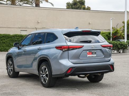 Used 2023 Toyota Highlander XLE FWD image 7