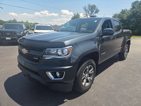 Used 2017 Chevrolet Colorado Z71 AWD/4WD image 3