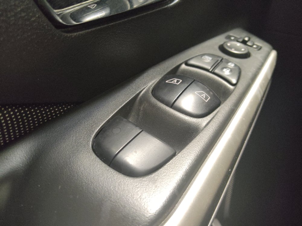 Used 2018 Nissan Kicks SV w/ Exterior Package FWD image 27