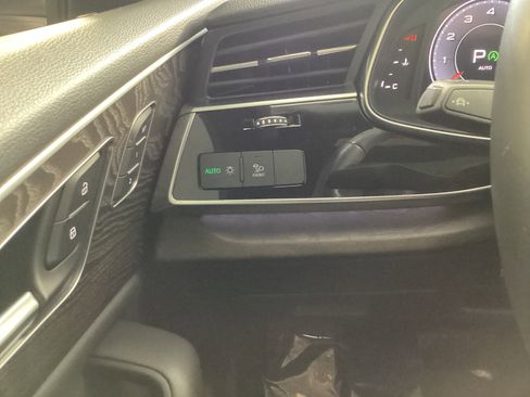 Used 2020 Audi Q8 Premium w/ Black Optic Package image 23