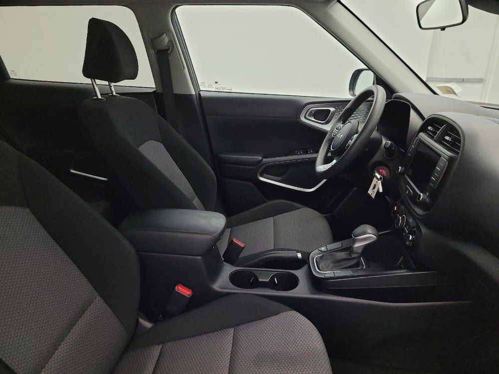 Used 2023 Kia Soul LX w/ Option Group 015 FWD image 21