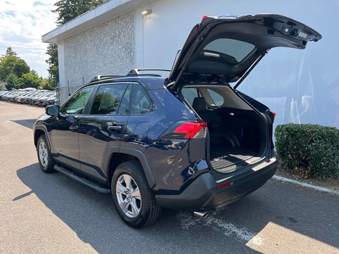 Used 2022 Toyota RAV4 XLE w/ Convenience Package AWD/4WD image 9
