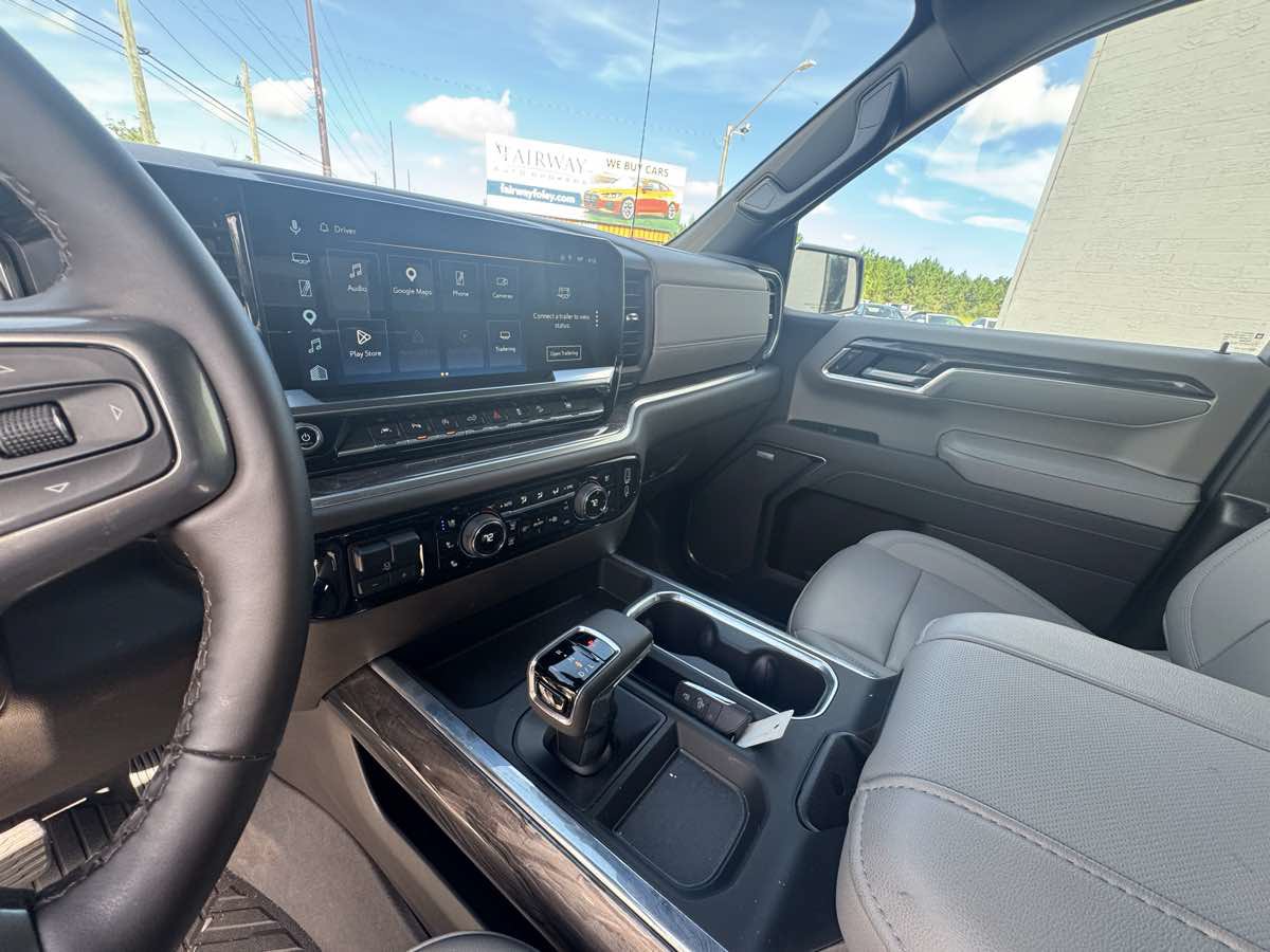 Used 2026 Chevrolet Silverado 1500 LTZ AWD/4WD image 16